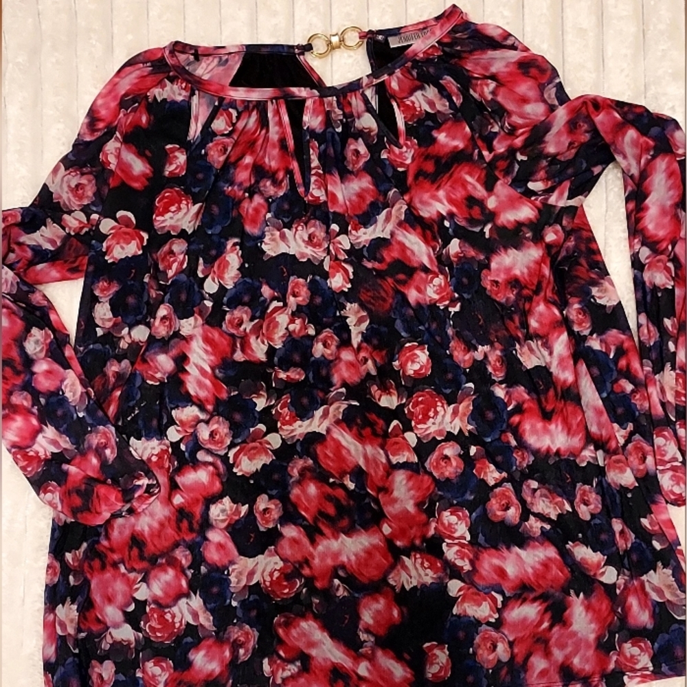 4/$18 J Lo Pink Floral Long Sleeve Blouse